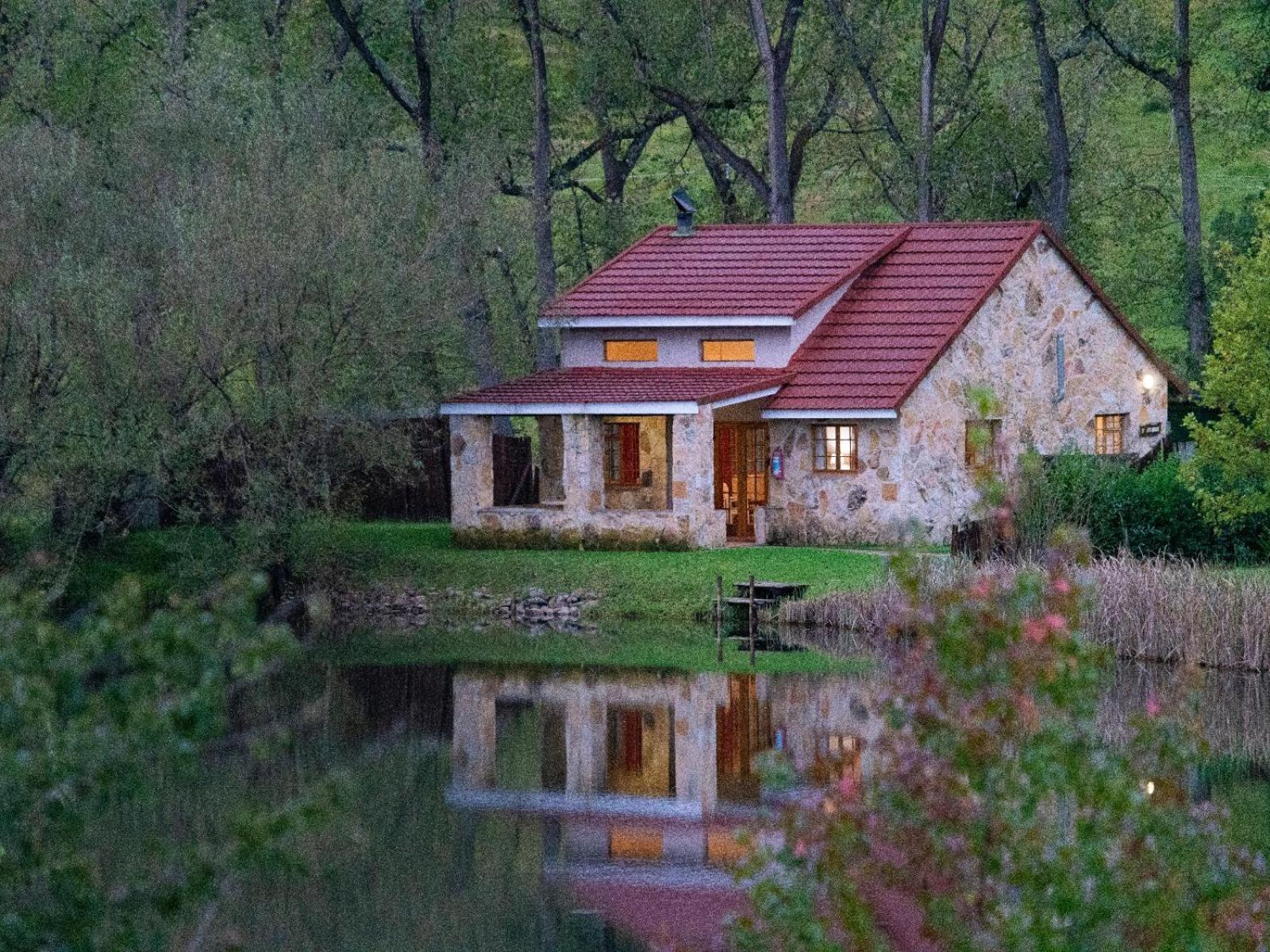 Lake Naverone Holiday Cottages Drakensberg Garden Exterior photo